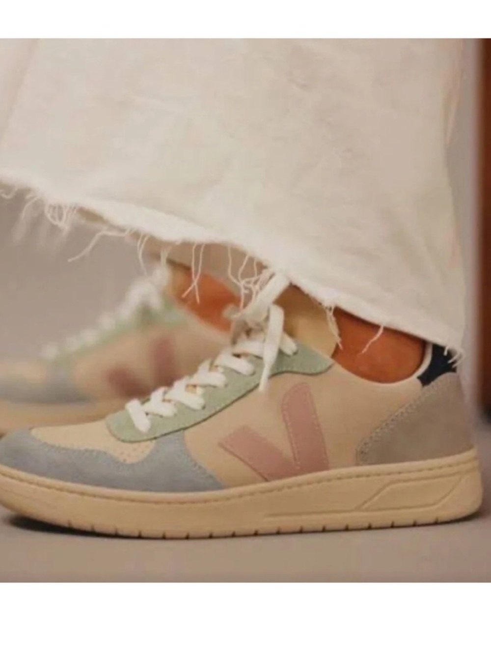 Veja V-10 Sneakers in Suede Multicolor Natural Babe in Women's Size 7